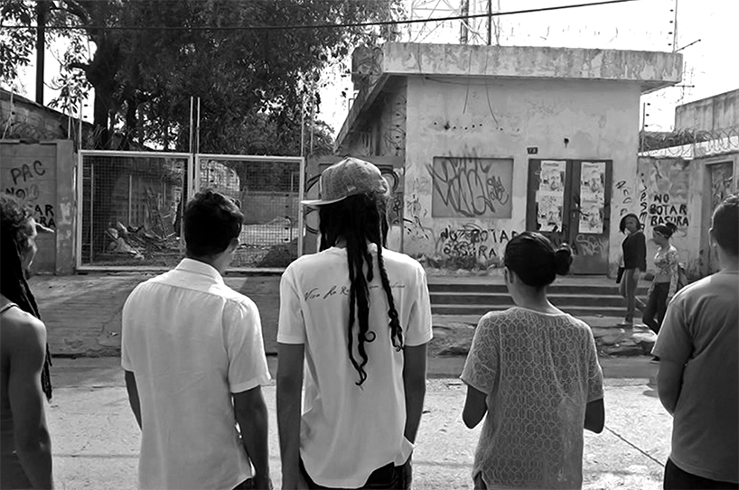 pico colectivo stacks shipping containers to make cultural center in venezuela