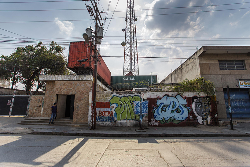 pico colectivo stacks shipping containers to make cultural center in venezuela