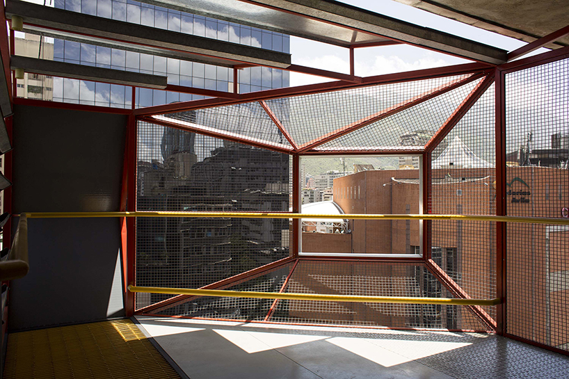 pico-colectivo-radiador-parasitic-structure-caracas-venezuela-09-02-2019-designboom
