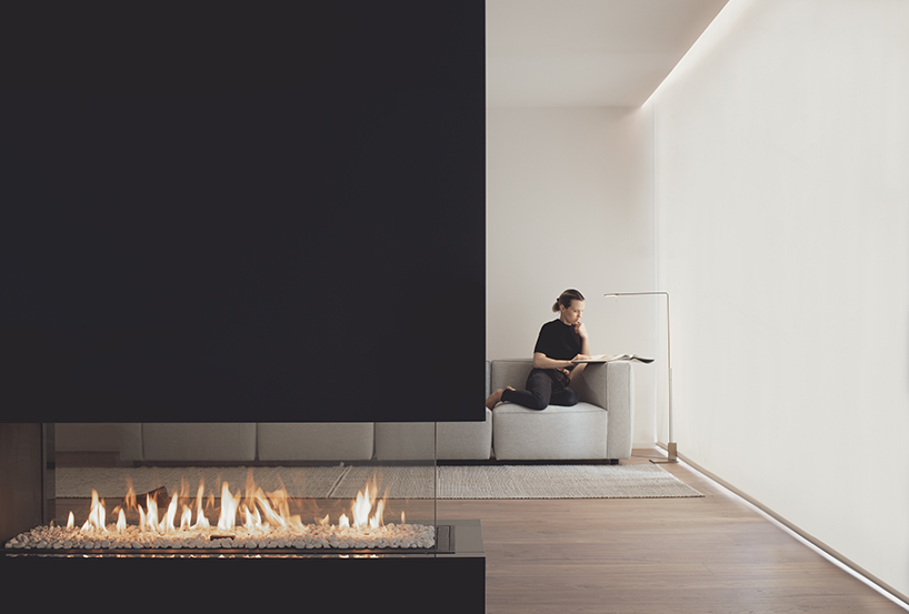 balzar adds scluptural curved staircase to residential renovation in spain