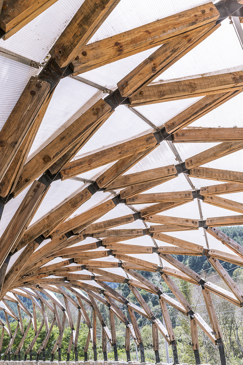 LUO reuses leftover materials of renovated chinese village to build a pergola for locals designboom