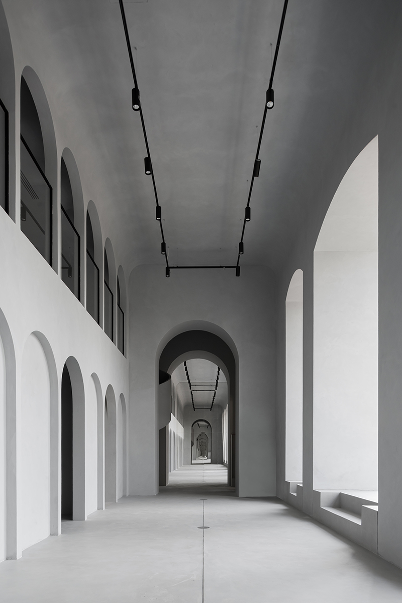 wall-architectural-bureau-rasario-boutique-interiors-showroom-moscow-russia-03-16-2020-designboom