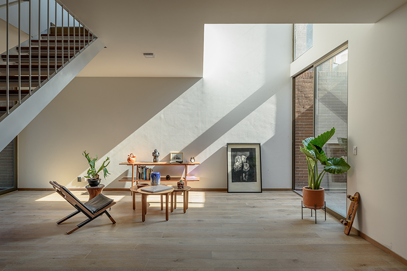 taller dea revises 'privada' residential typology to design modern housing complex in mexico