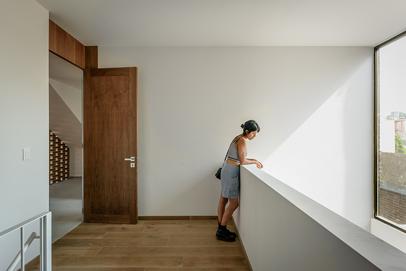 tallerdea revises 19th century housing to propose modern living in colonia roma mexico 2