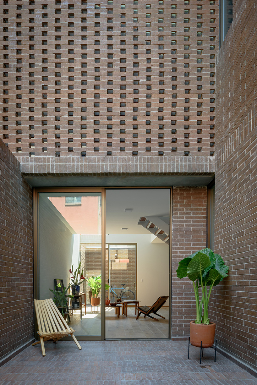 taller dea revises 'privada' residential typology to design modern housing complex in mexico