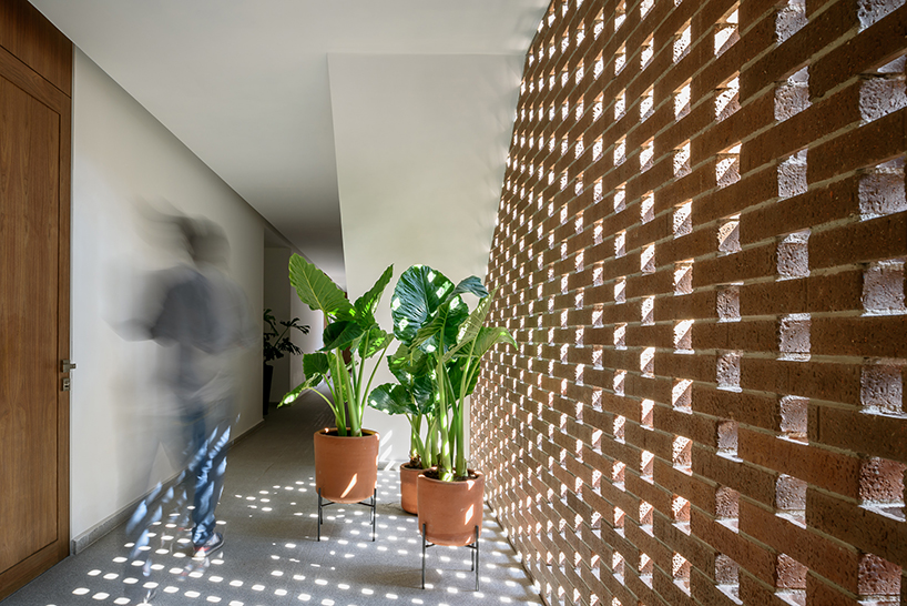 tallerdea revises 19th century housing to propose modern living in colonia roma mexico 8