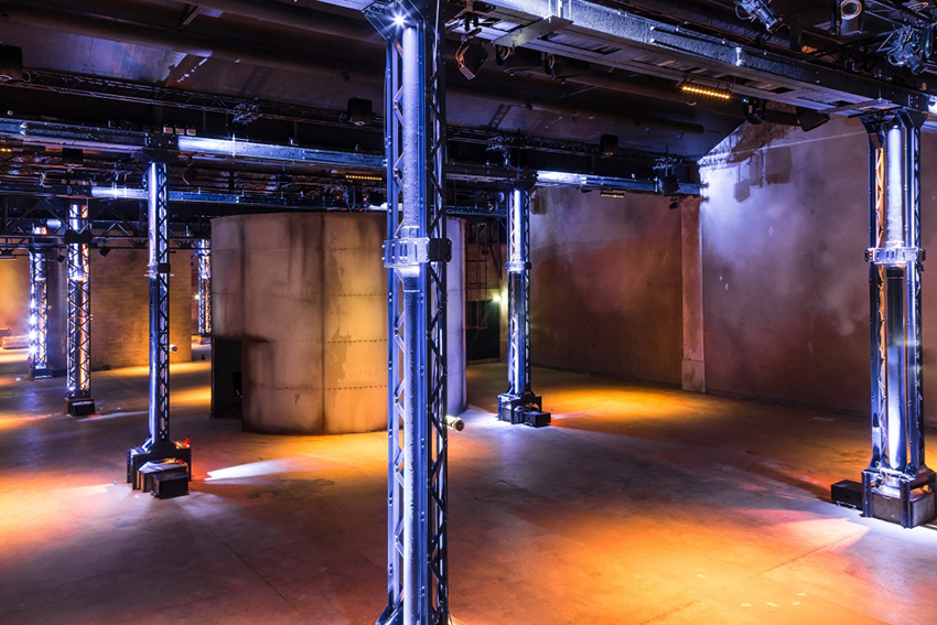 silhouette urbaine's multimedia exhibition immerses viewers in art and music in paris