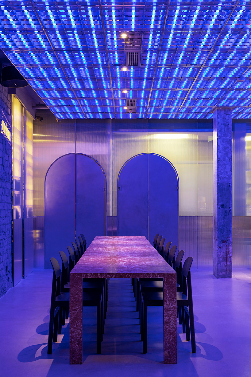 alberto caiola designs shanghai’s 'momenti' restaurant as an evolving environment of color designboom