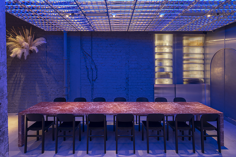 alberto caiola designs shanghai’s 'momenti' restaurant as an evolving environment of color designboom
