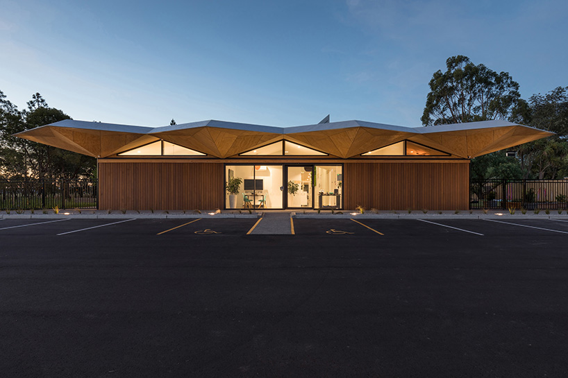 collingridge-smith-architects-three-trees-learning-centre-rollueston-christchurch-new-zealand-03-03-2020-designboom