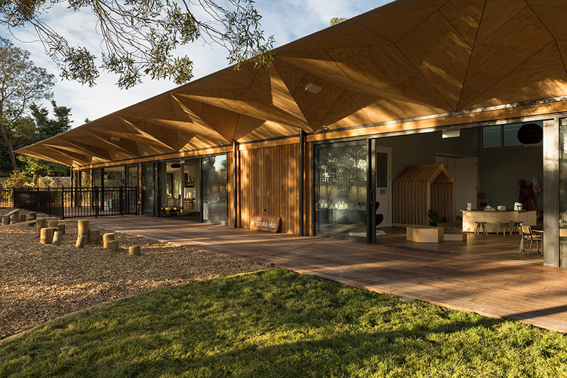 collingridge-smith-architects-three-trees-learning-centre-rollueston-christchurch-new-zealand-03-03-2020-designboom