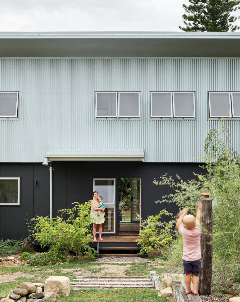 sustainable low-budget house by design+architecture & n veenstra settles in australia