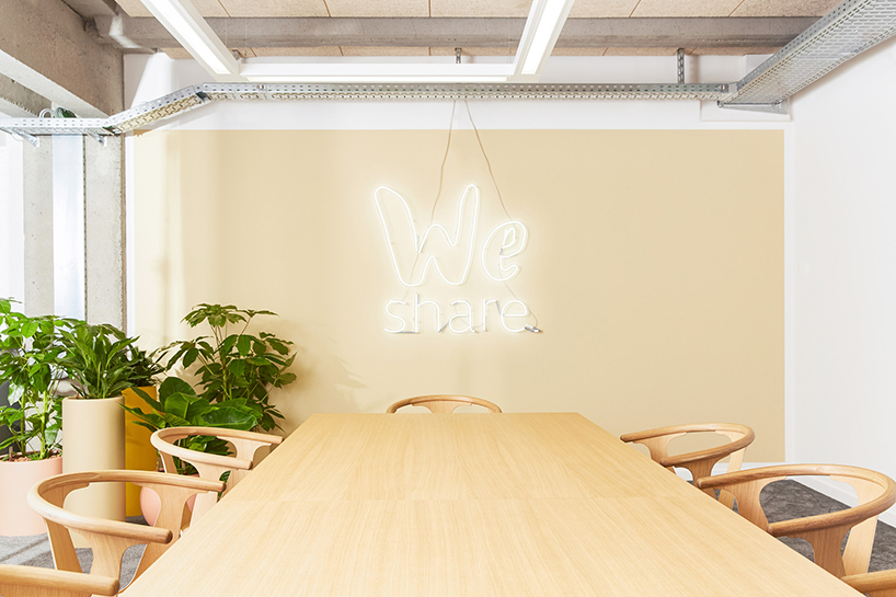elena-veronese-giulia-fagni-simone-serlenga-weshare-volkswagen-interior-office-berlin-germany-02-12-2020-designboom