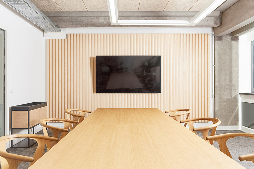 elena-veronese-giulia-fagni-simone-serlenga-weshare-volkswagen-interior-office-berlin-germany-02-12-2020-designboom