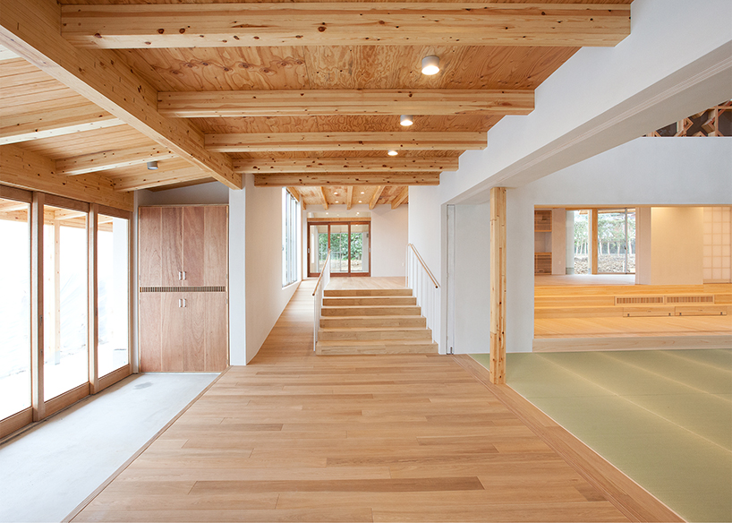 KEI SASAKI / INTERMEDIA uses a traditional construction technique to form church in japan designboom