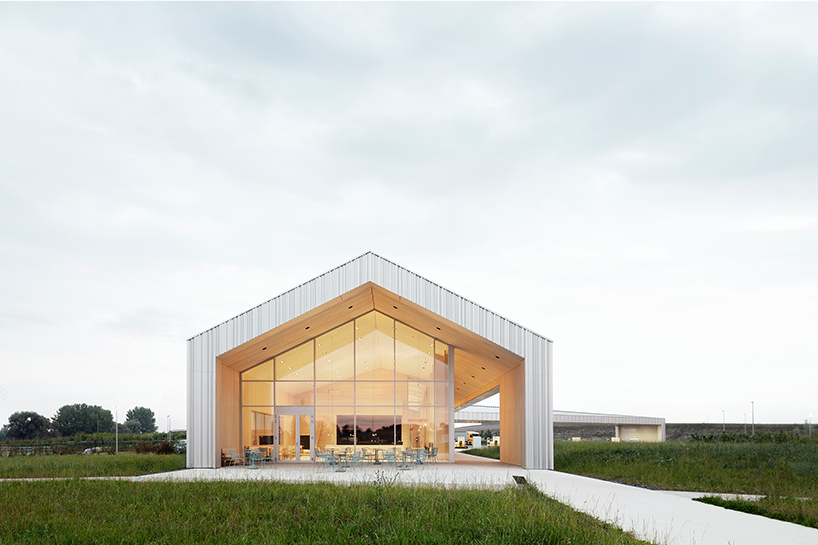 MONO architekten unites service station with archaeological exhibition in german plains