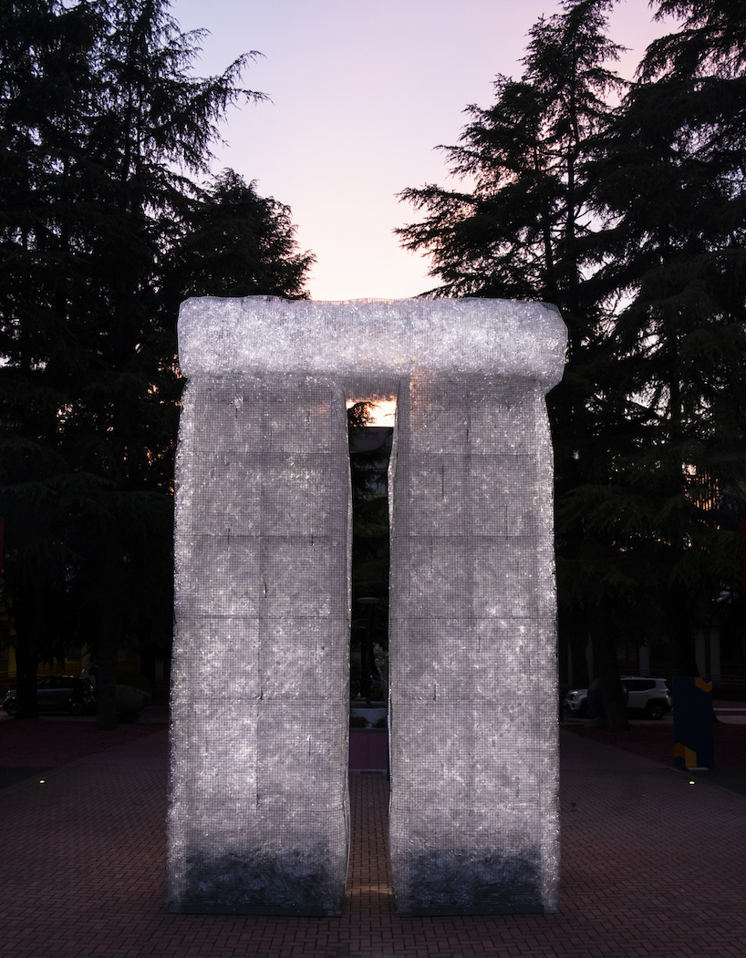 milan’s newest monument by VATRAA reinterprets stonehenge with 16,000 recycled plastic bottles