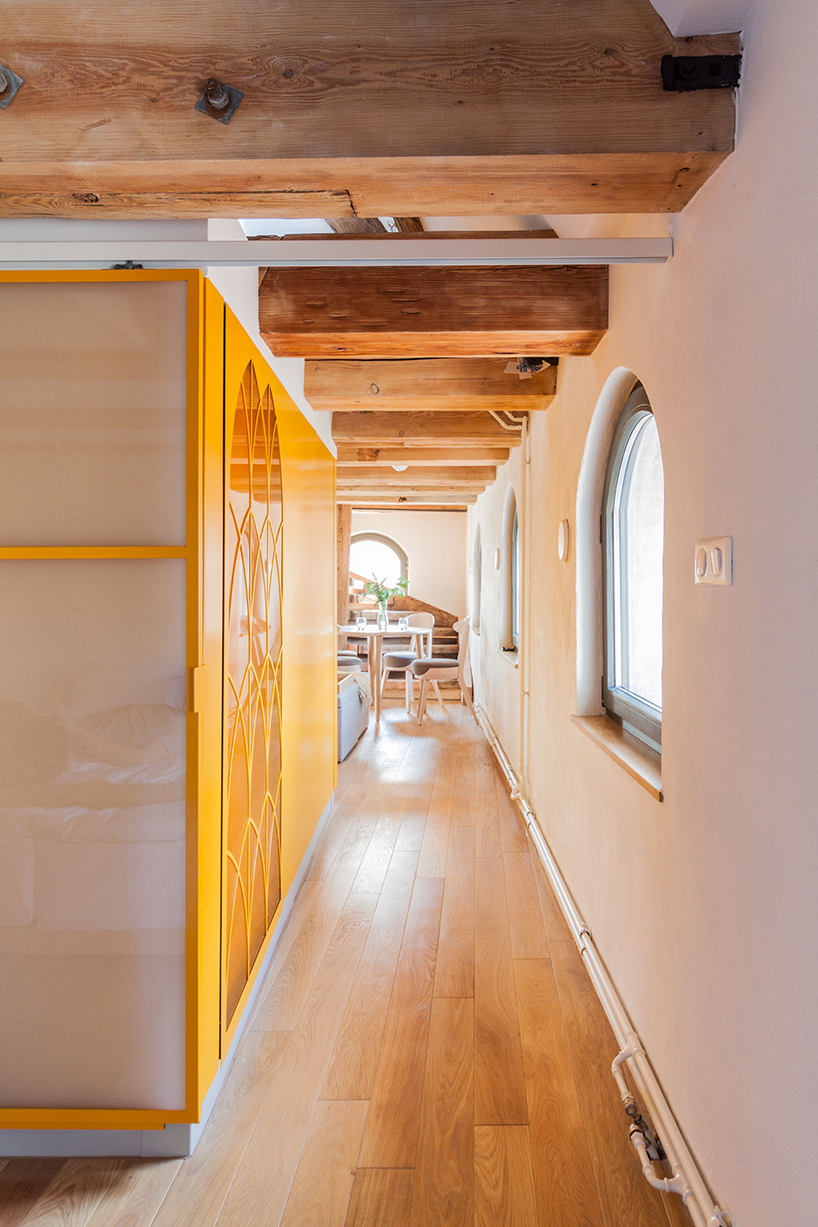 paweł tatara and znamy się transform baroque building into contemporary apartments in poland - 10
