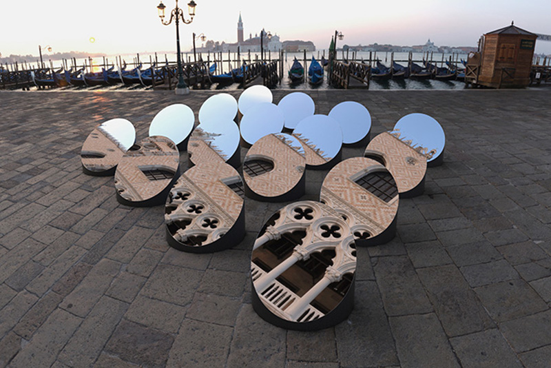 the AZIMUT moving art installation offers a fragmented view of venice's architecture designboom