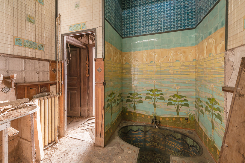 romain veillon captures the faded interiors of château laurens in france designboom