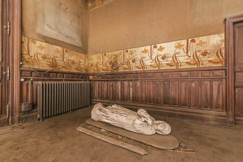 romain veillon captures the faded interiors of château laurens in france designboom