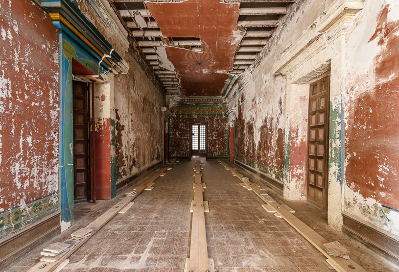 romain veillon captures the faded interiors of château laurens in france designboom