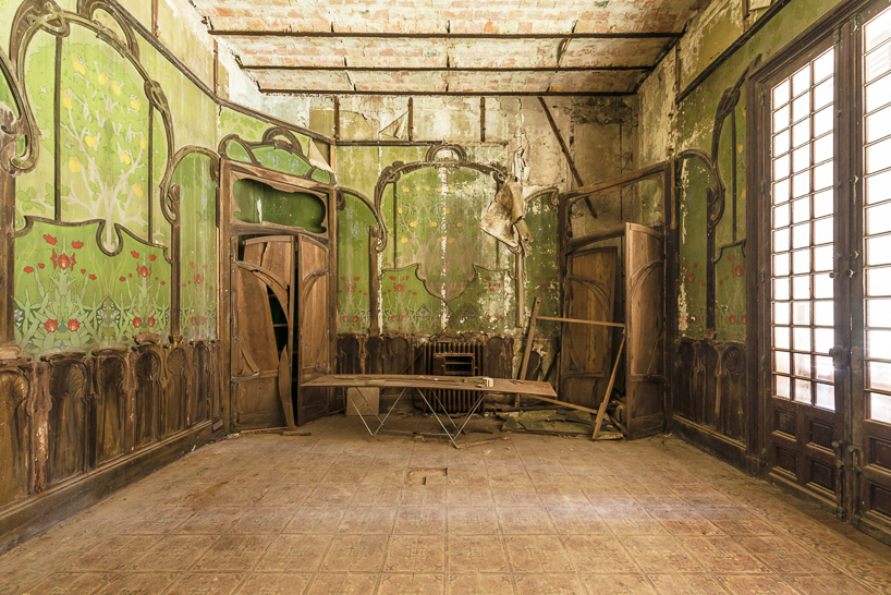 romain veillon captures the faded interiors of château laurens in france designboom