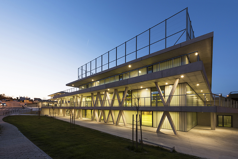 x3m builds a new school in croatia to incorporate large outdoor spaces for the community - 11
