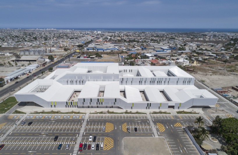 pmmt-new-manta-hospital-fluid-innovative-healthcare-center-ecuador-11-14-2019-designboom