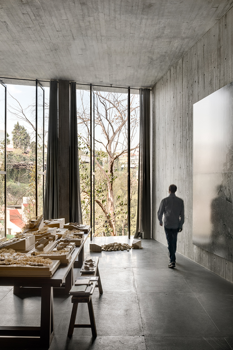 home studio with the invention of the concept of a house and studio a new approach to indoor living emerged this architectural starting point generated a total spatial and visual integration with th 10