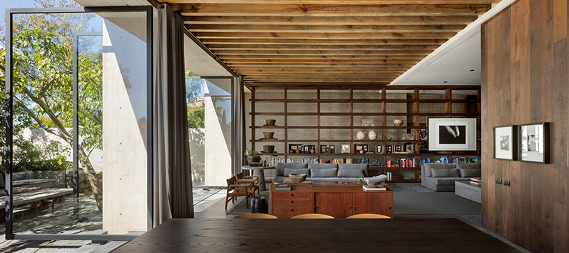 manuel cervantes combines house + studio under staggered terrace structure in mexico city