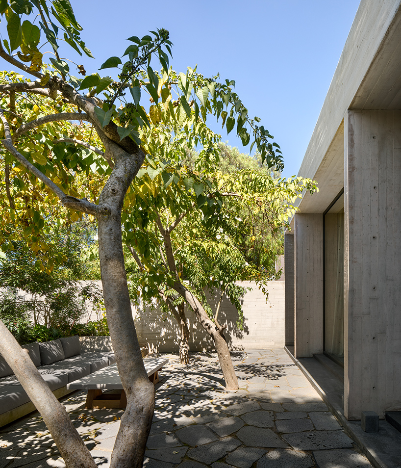 home studio with the invention of the concept of a house and studio a new approach to indoor living emerged this architectural starting point generated a total spatial and visual integration with th 6