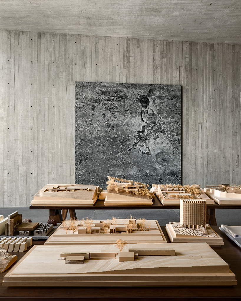 manuel cervantes estudio launches its most recent monograph by the publisher tc cuadernos which brings together the work of the studio from the last 10 years a book that highlights the dialogue of t 2