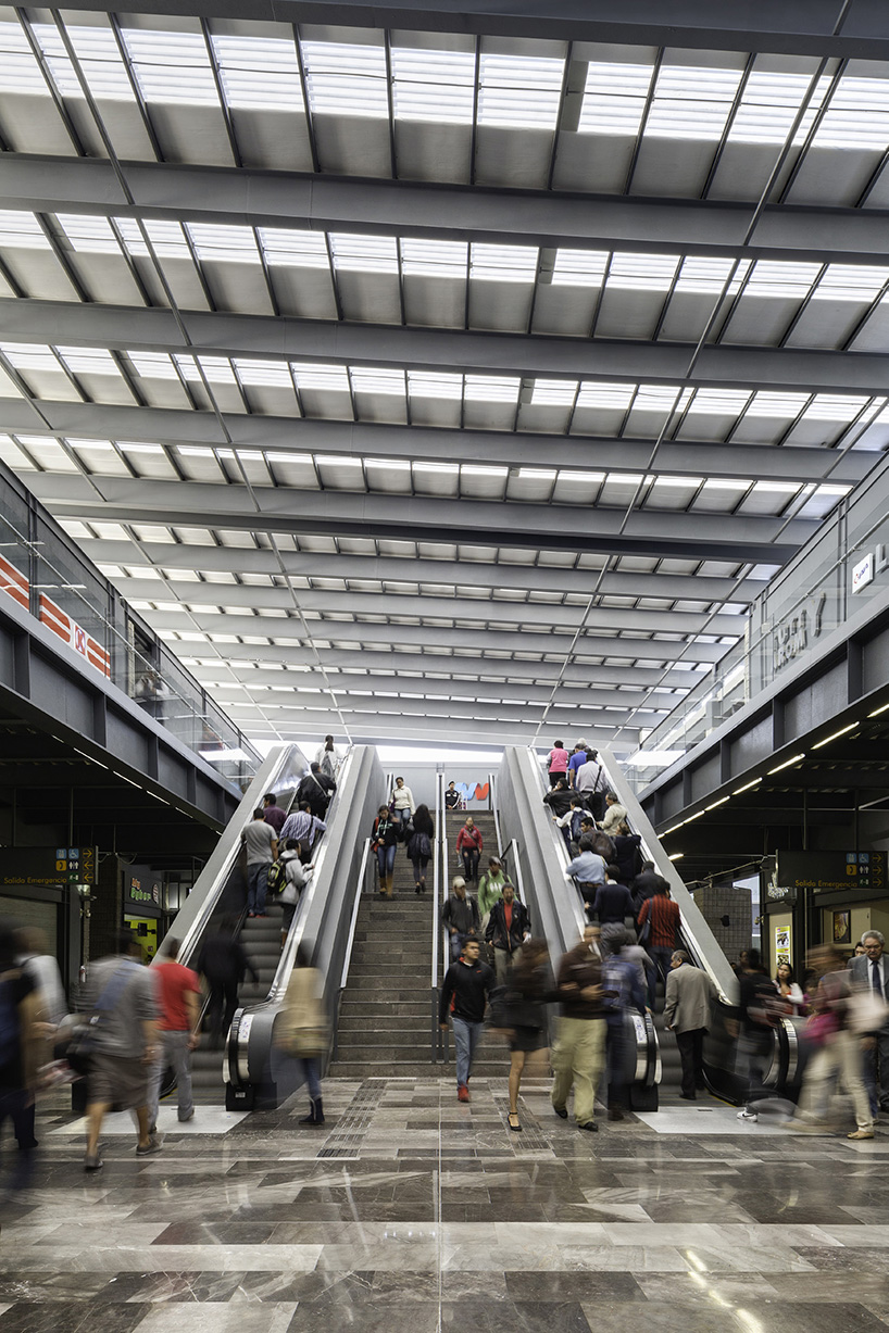 manuel cervantes estudio launches its most recent monograph by the publisher tc cuadernos which brings together the work of the studio from the last 10 years a book that highlights the dialogue of t 8