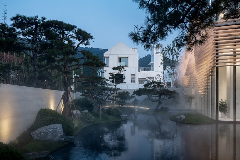 aoe-shanxiao-sales-pavilion-fog-ripple-louvers-nanshan-chongqing-china-11-25-2019-designboom