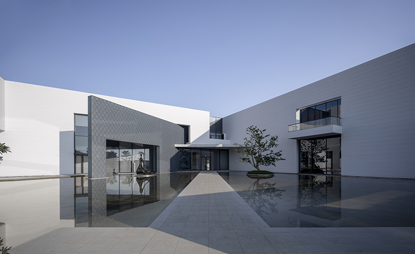 break the boundary of the wallhaikou international duty free reception center 11