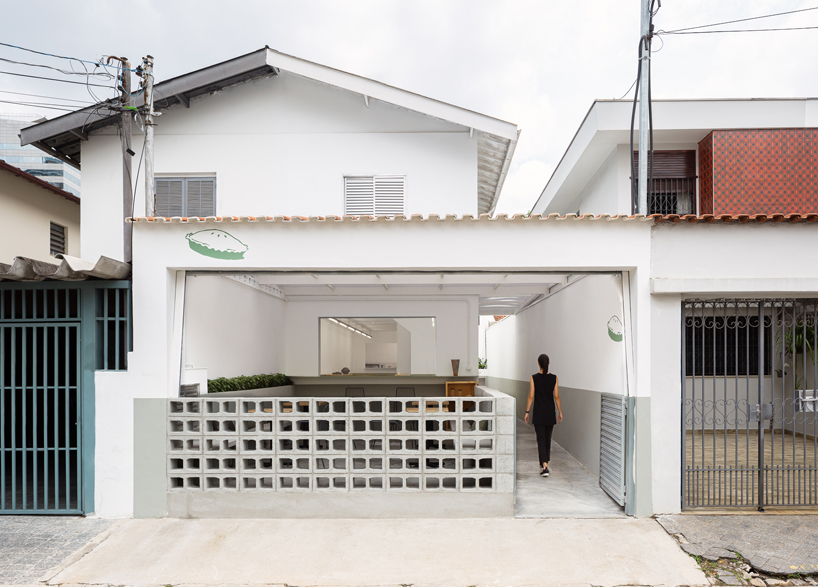phenomena-torta-da-vila-restaurant-interiors-graphic-identity-brazil-02-05-2020-designboom