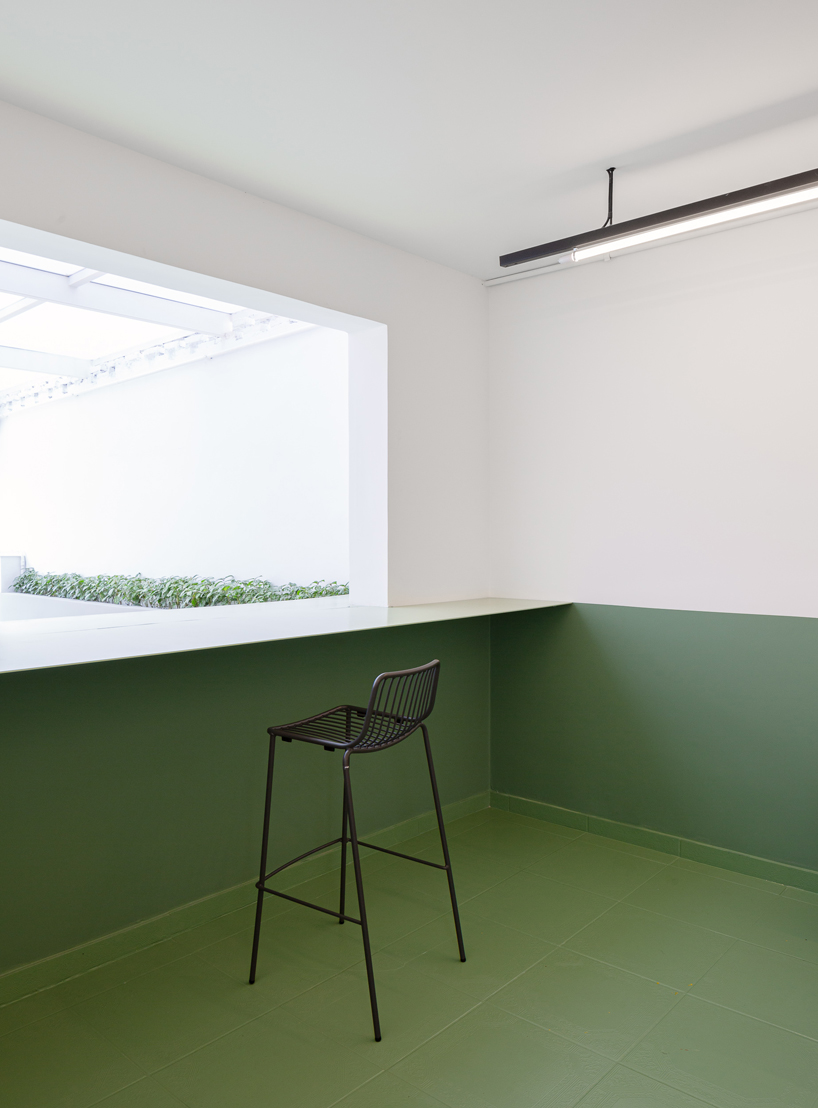 phenomena-torta-da-vila-restaurant-interiors-graphic-identity-brazil-02-05-2020-designboom