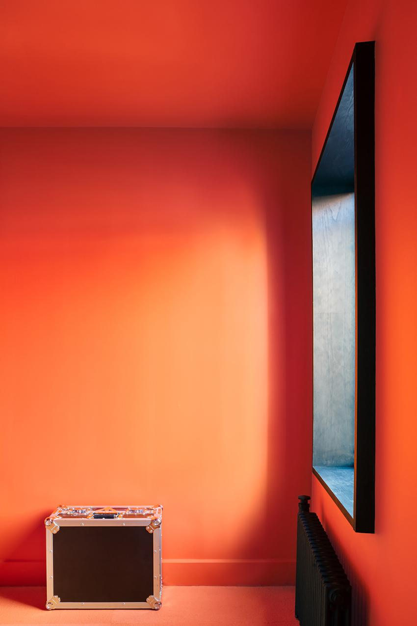FORMA infuses student-run radio station with bold color contrasts at yale university designboom