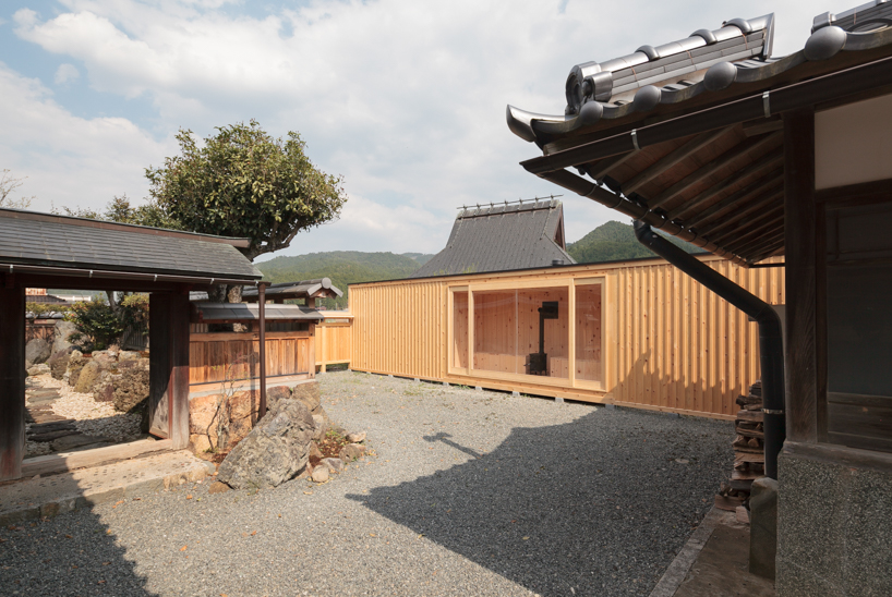 2M26 inserts tehen sauna in a 200-year-old japanese house’s courtyard