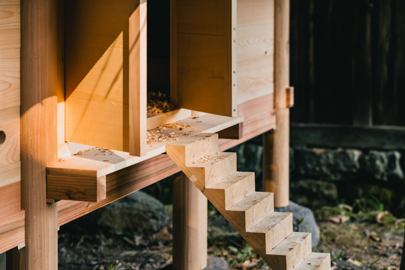japanese shrine architecture informs 2m26’s zero-impact chicken coop in japan