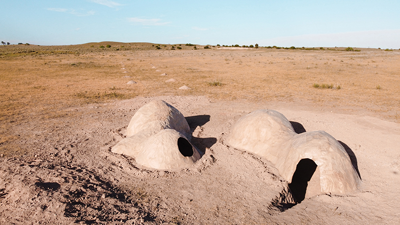 i/thee + roundhouse platform cast giant papier-mâché domes in the texas panhandle designboom