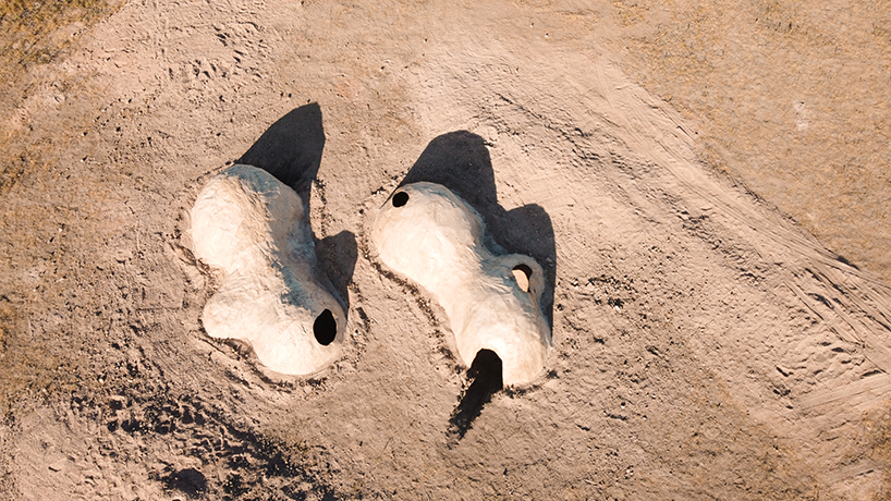 i/thee + roundhouse platform cast giant papier-mâché domes in the texas panhandle designboom