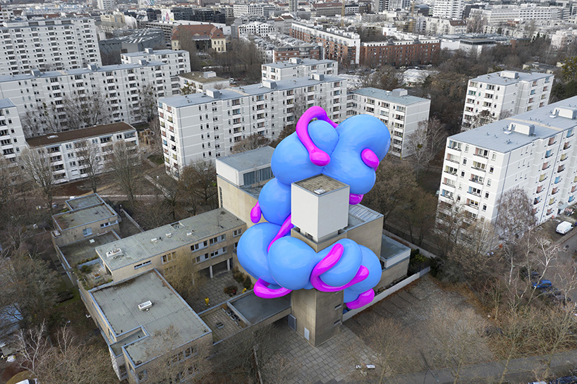 manuel rossner virtually expands KÖNIG GALERIE into an interactive gaming environment - 12