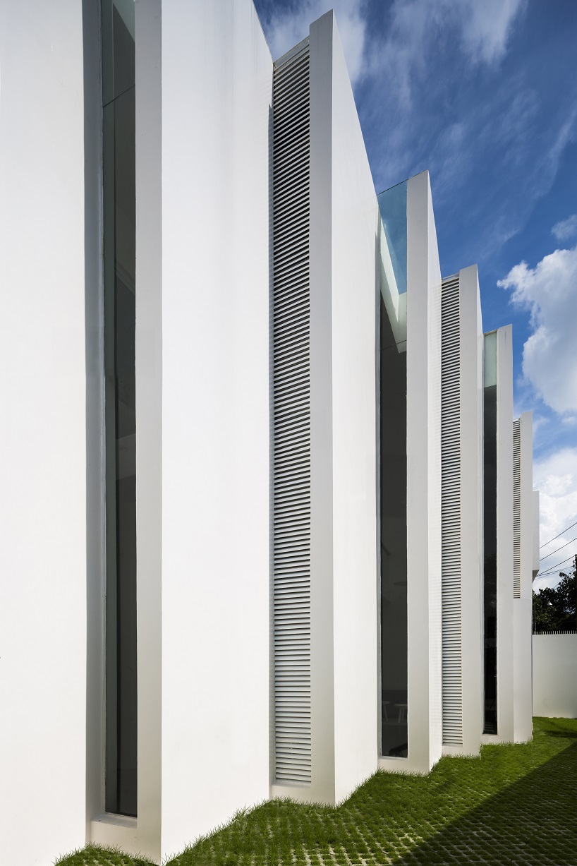 CTA builds residence in vietnam with in-between garden spaces for quality family time