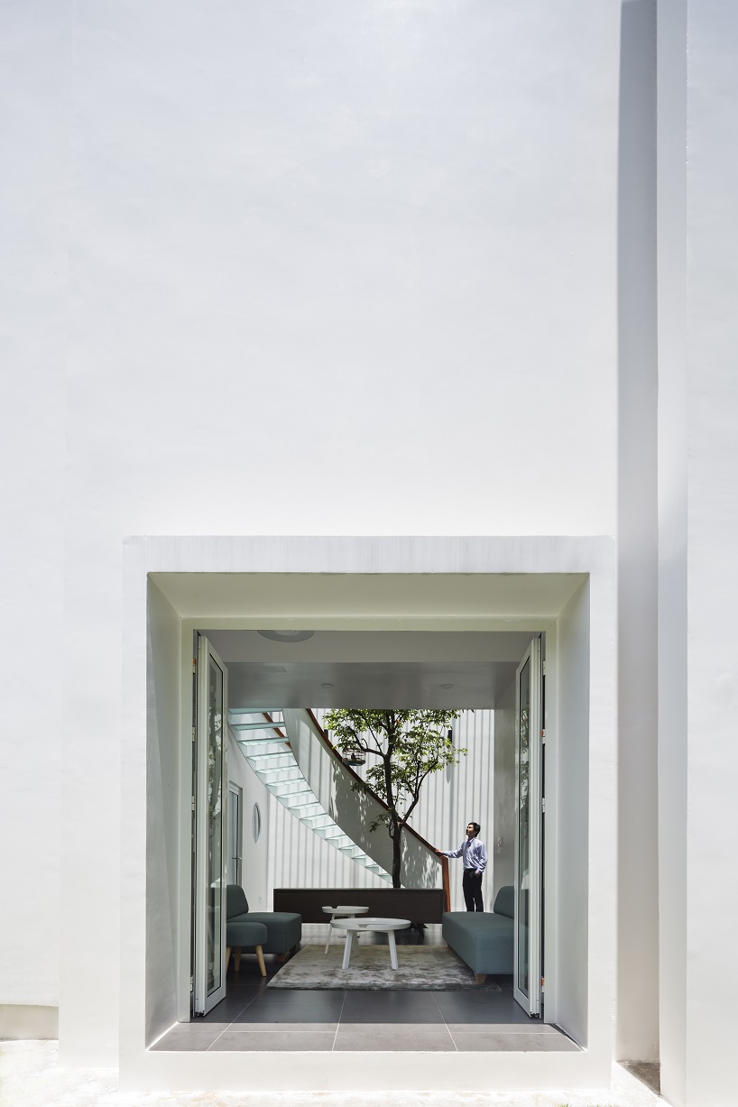 CTA builds residence in vietnam with in-between garden spaces for quality family time