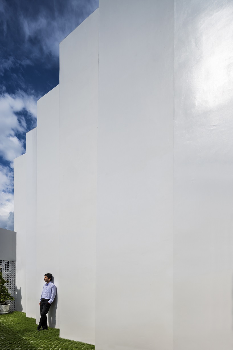 CTA builds residence in vietnam with in-between garden spaces for quality family time