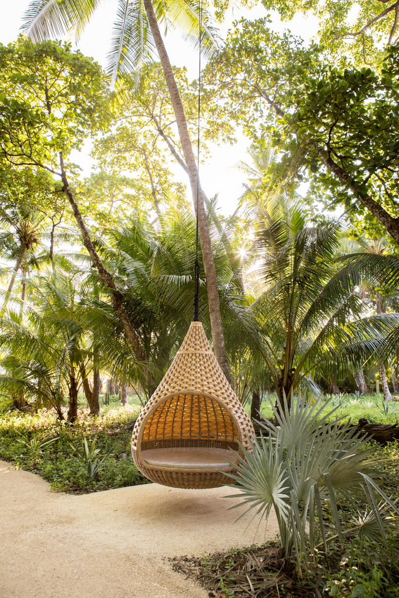 sirena house by studio saxe combines beachfront and jungle living in costa rica designboom