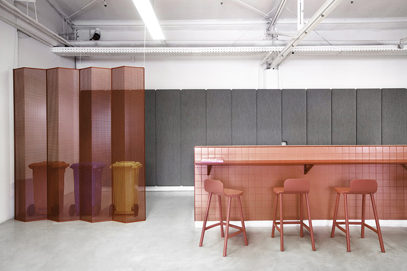 studio aisslinger inserts colorful work capsules into LOQI office in berlin designboom
