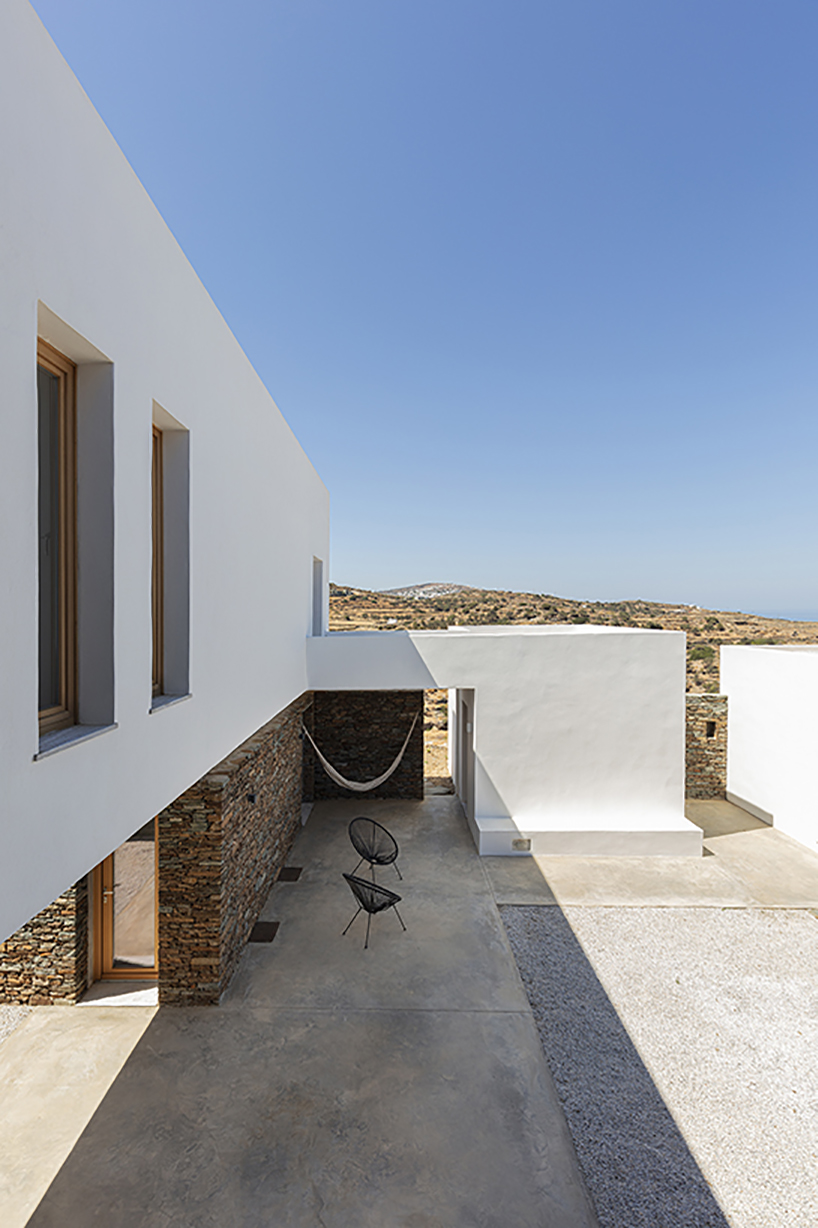 a modest retreat in sifnos 11